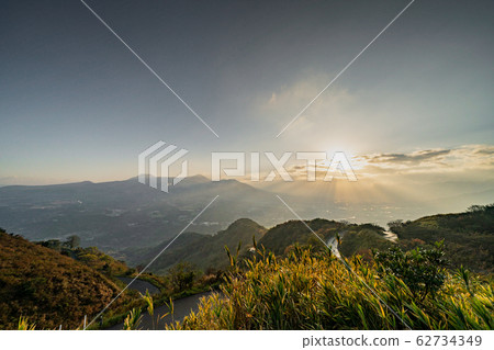 Early morning Tawarayama Pass Observatory (Minami Aso Village, Kumamoto Prefecture) 62734349