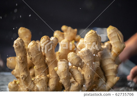  Ginger, Spices, Chinese medi, Ginger, spices, Chinese medi 62735706
