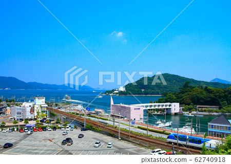 鳥羽市和近鐵火車的城市景觀 鳥羽市和近鐵火車的城市景觀 62740918
