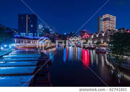 Night view of Singapore Clarke Quay 62741801