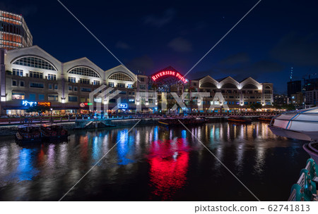新加坡克拉碼頭的夜景 新加坡克拉碼頭的夜景 62741813