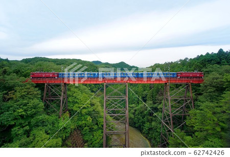 Senzan Line 50th Anniversary of All-Line AC Electrification (Kumagane Railway Bridge) Senzan Line 50th Anniversary of All-Line AC Electrification (Kumagane Railway Bridge) 62742426