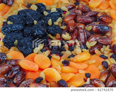 Mixed dried fruit Mixed dried fruit 62742870