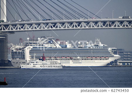 Yokohama cityscape in Japan cruise ship with coronavirus and Daikoku wharf = 25 days (this day, basic policy for prevention of infection) Yokohama cityscape in Japan cruise ship with coronavirus and Daikoku wharf = 25 days (this day, basic policy for prevention of infection) 62743450