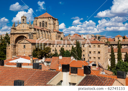 View of the beautiful Salamanca old city and the historical Convent of San Esteban 62745133