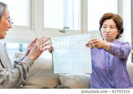 Mature divorce senior couple 62745333