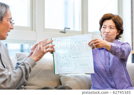 Mature divorce senior couple 62745385