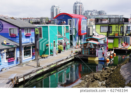 一個多彩的小鎮 一個多彩的小鎮 62748194