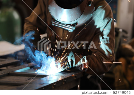 Welding work 62749045