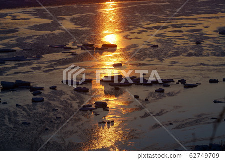 Sunrise and ice floe Sunrise and ice floe 62749709