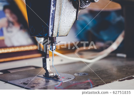 Close up of sewing machine, old sewing machine, 62751835