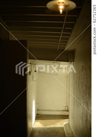 Cafe entrance with white walls Cafe entrance with white walls 62752365