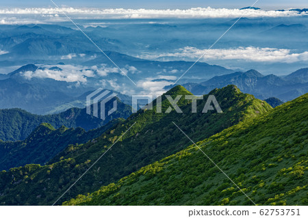 Daigra ridge seen from Iide Motoyama 62753751