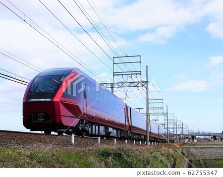 Train scenery of Kintetsu's new Meihan Limited Express "Hinotori" 62755347