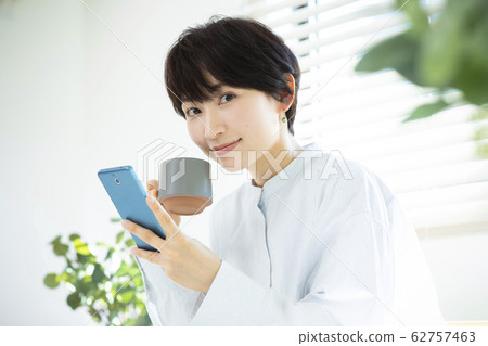 女智能手機智能手 62757463