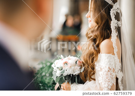 Close up of a nice young wedding couple Close up of a nice young wedding couple 62759379