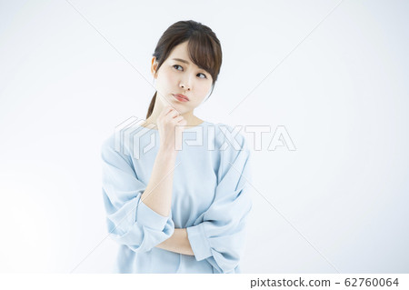 Young woman beauty 62760064