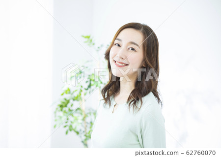 Young woman portrait beauty Young woman portrait beauty 62760070
