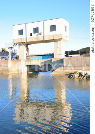 Sluice gate 62762698