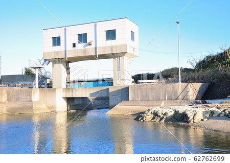 Sluice gate 62762699