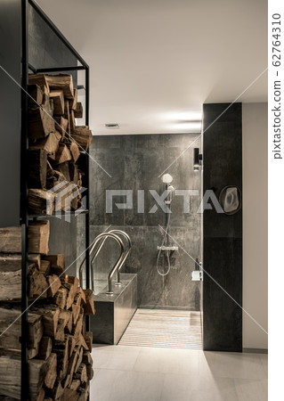 Trendy modern spa interior with different walls 62764310