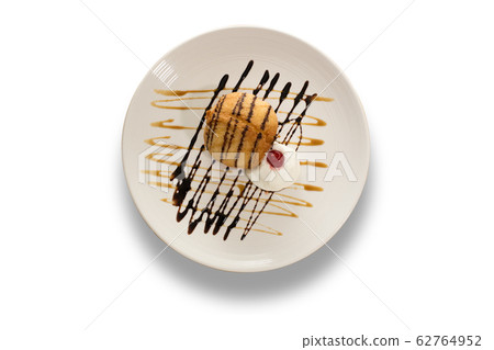 Japanese food fried ice cream dessert  62764952