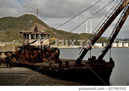Abandoned vessels in Nagasaki 62766568