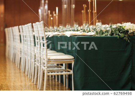 Wedding decoration in the restaurant 62769498