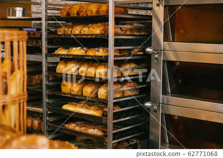 Fresh bread from cereals with seeds Fresh bread from cereals with seeds 62771068