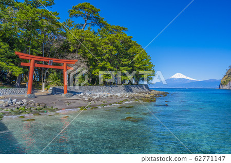Morokuchi Shrine Torii, Suruga Bay and Mt.Fuji "Toda, Numazu City" Morokuchi Shrine Torii, Suruga Bay and Mt.Fuji "Toda, Numazu City" 62771147