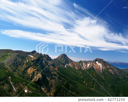 夏天的山脊與龍雲一起飆升[八嶽山脈] 62771250