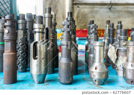 Wireline tools for oil and gas Wireline tools for oil and gas 62776607