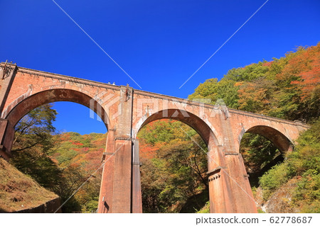 [群馬縣]梅根大橋的秋葉（臼井Pass） 62778687