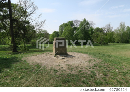 與伊麗莎白有關的“格德魯宮”花園 與伊麗莎白有關的“格德魯宮”花園 62780324