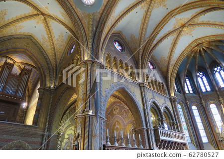 與伊麗莎白王后有關的布達佩斯“馬哈什教堂” 與伊麗莎白王后有關的布達佩斯“馬哈什教堂” 62780527