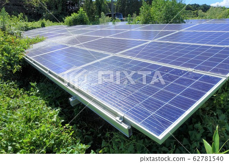 Dirty solar panel Dirty solar panel 62781540