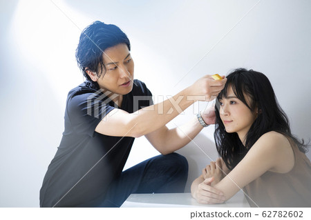 男性頭髮化妝 男性頭髮化妝 62782602