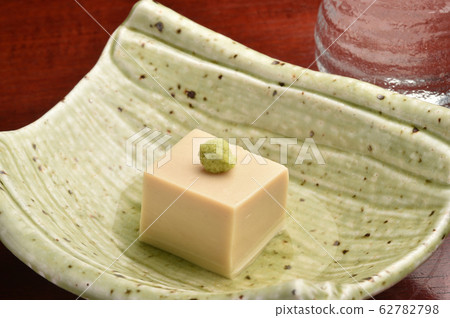 Sesame tofu 62782798