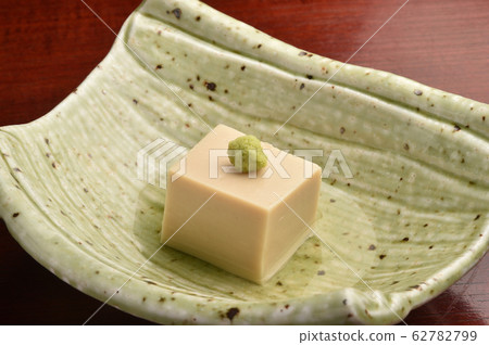 Sesame tofu 62782799