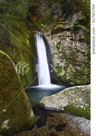 Shinsui Falls (Kozagawa-cho, Higashimuro-gun, Wakayama Prefecture) 62785704