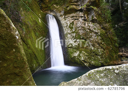 Shinsui Falls (Kozagawa-cho, Higashimuro-gun, Wakayama Prefecture) 62785706