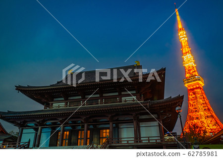 Zojo-ji temple and Tokyo tower in the blue sky Zojo-ji temple and Tokyo tower in the blue sky 62785981