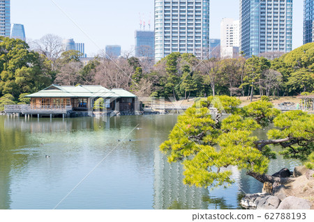 Oizumisui和東京Hamarikyu花園中的建築物 62788193