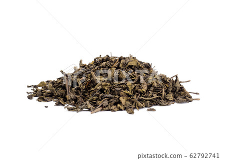 dry green tea isolated on white background with clipping path 62792741