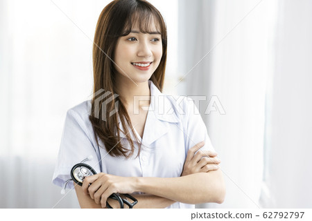 Female doctor hospital 62792797