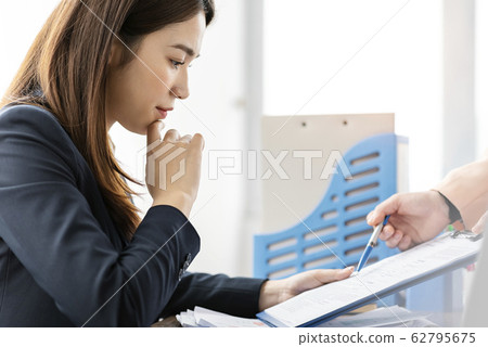 Female business woman 62795675