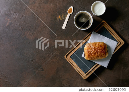 Puff pastry bun Puff pastry bun 62805093