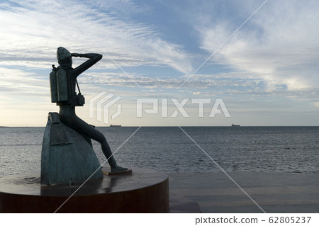 Jacques Cousetau copper statue in mallejon la Paz Jacques Cousetau copper statue in mallejon la Paz 62805237