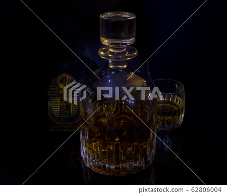 Decanter glass whisky black and tutankhamun 62806004