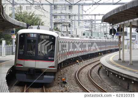 Tokyu Toyoko Line 4000 series straight through Seibu Line Tokyu Toyoko Line 4000 series straight through Seibu Line 62810335